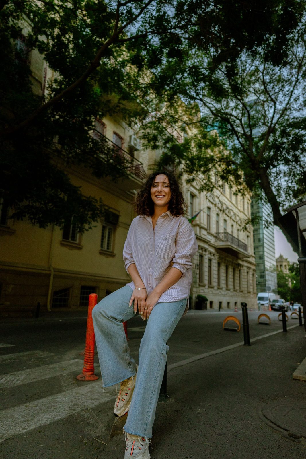 世界の街角女性 11(Photo: Анар Гумбатов / Pexels)